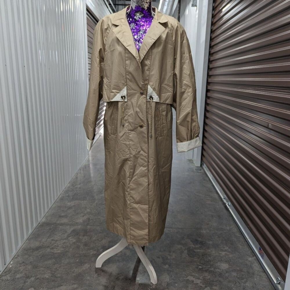 Essentials Vintage Beige Trench Coat Gorpcore Grandmacore Size 12 Nylon Jacket